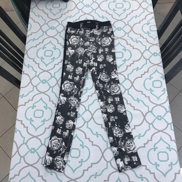💙👖CUTE! HUDSON FLORAL SKINNY👖💙14 28” VGUC - Picture 4 of 8